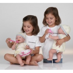 Promo Muñeca Bebe de Goma Suave con Su Coche Baston