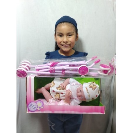 Promo Muñeca Bebe de Goma Suave con Su Coche Baston